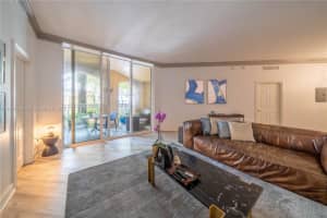 3001 Ne 185th St 116, Aventura