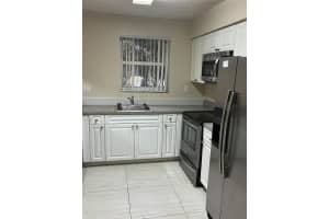 741 N Pine Island Rd 212, Plantation