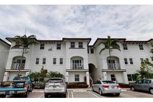 8960 Nw 97th Ave 214, Doral