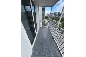 16950 W Dixie Hwy A-524 Hwy 524, North Miami Beach
