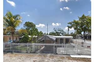 580 Nw 136th St, North Miami