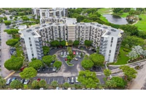 20400 W Country Club Dr 416, Aventura