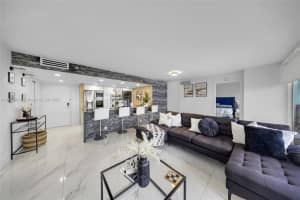 7601 E Treasure Dr 1422, North Bay Village