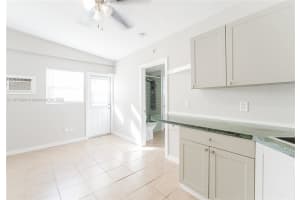 1560 Ne 42nd St B, Pompano Beach