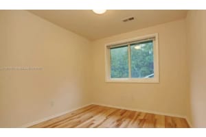 5421 W 24 Ave 69, Hialeah
