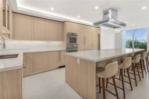 3301 Ne 183rd St 503, Aventura