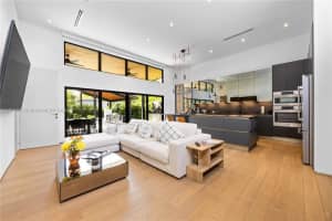 288 Ne 117th St, Miami