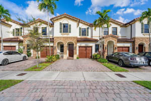8945 Nw 98th Ave, Doral