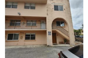 2270 W 54th Pl 2, Hialeah