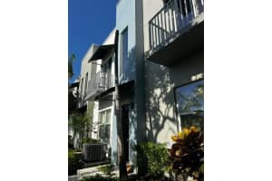 440 Ne 35th Ct 6, Oakland Park