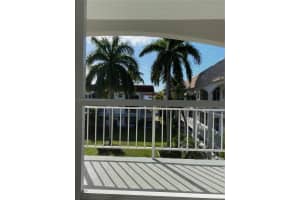 581 Blue Heron Dr 311-b, Hallandale Beach