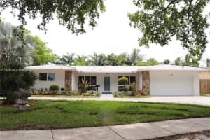 861 N Rainbow Dr, Hollywood