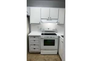 575 W 69th St 208, Hialeah