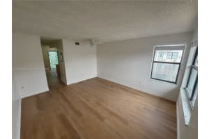 2071 W 54th St 77, Hialeah