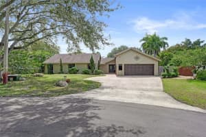 12100 Park Dr, Cooper City