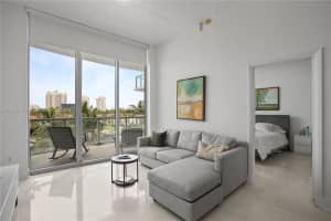 3029 Ne 188th St 408, Aventura