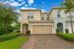 4754 Eucalyptus Dr, Hollywood