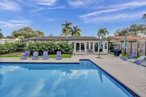 2423 Ne 202nd St, Aventura