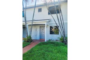 621 Nw 104th Ave 621, Pembroke Pines