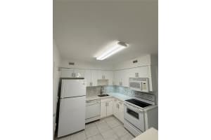 5161 Collins Ave 511, Miami Beach