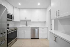 873 Ne 195th St 107, Miami