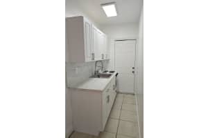 1004 Nw 3rd Ave 1004, Hallandale Beach