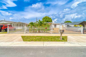 4150 E 9th Ct, Hialeah
