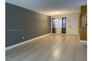 481 Ives Dairy Rd 303-4, Miami