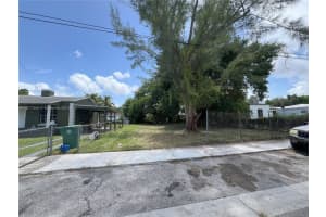 1456 Nw 57th St, Miami