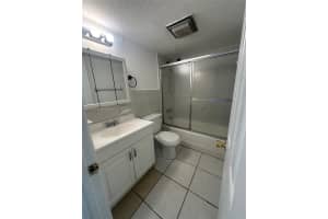 8003 W 6th Ave J, Hialeah