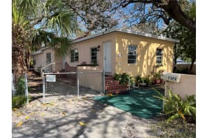 7373 Sw 6th St, Miami