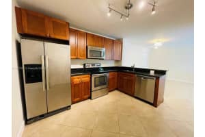 10101 W Sunrise Blvd 204, Plantation