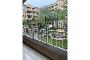 3001 Ne 185th St 326, Aventura