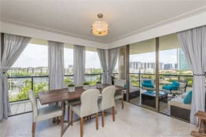 19667 Turnberry Way 5e, Aventura