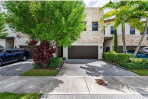 8101 Nw 105th Ave, Doral