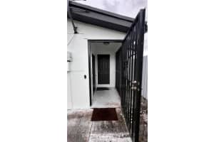 2415 Thomas St B, Hollywood