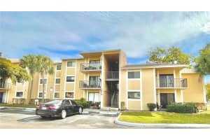 251 W Palm Cir W 206, Pembroke Pines