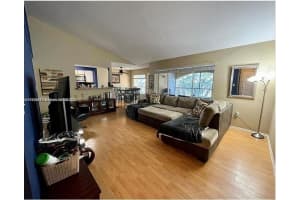 2445 Nw 33rd St 1413, Oakland Park