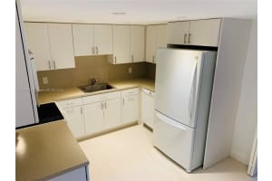 16500 Golf Club Rd 101, Weston