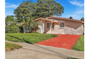 365 Ne 171st Ter, North Miami Beach