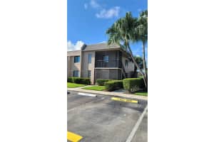 330 Racquet Club Rd 204, Weston