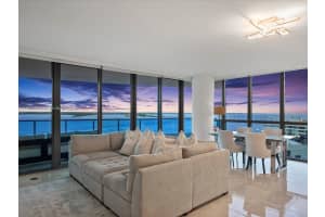 1331 Brickell Bay Dr 1811, Miami