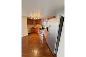 800 Parkview Dr 611, Hallandale Beach