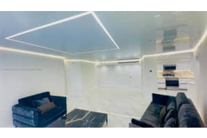 3500 Mystic Pointe Dr 1107, Aventura