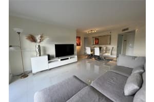 3300 Ne 191st St 406, Aventura