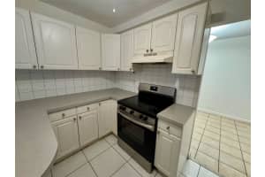 2380 Diana Dr 05, Hallandale Beach