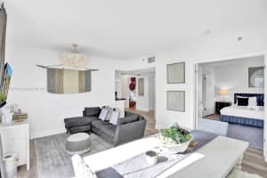 360 Collins Ave 401, Miami Beach