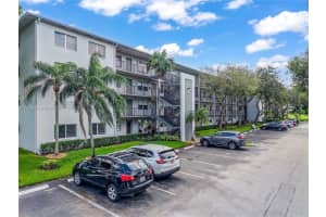 251 Sw 132nd Way 201h, Pembroke Pines