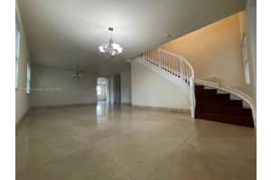 9895 Nw 87th Ter, Doral