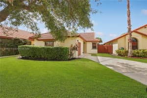 640 Sw 113th Ter, Pembroke Pines